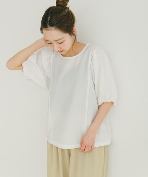ITEMS URBANRESEARCH(アイテムズ アーバンリサーチ)の「サッカーボリュームスリーブプルオーバー(シャツ/ブラウス・レディース・ホワイト/ベージュ/ネイビー・FREE)」の15枚目の写真