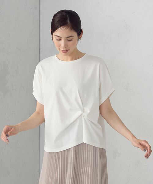 COMME CA ISM(コムサイズム)の「【接触冷感】ツイストタック Tシャツ(Tシャツ/カットソー・レディース・ホワイト/ブラック/カーキ・MEDIUM/LARGE)」の9枚目の写真