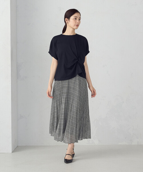 COMME CA ISM(コムサイズム)の「【接触冷感】ツイストタック Tシャツ(Tシャツ/カットソー・レディース・ホワイト/ブラック/カーキ・MEDIUM/LARGE)」の10枚目の写真