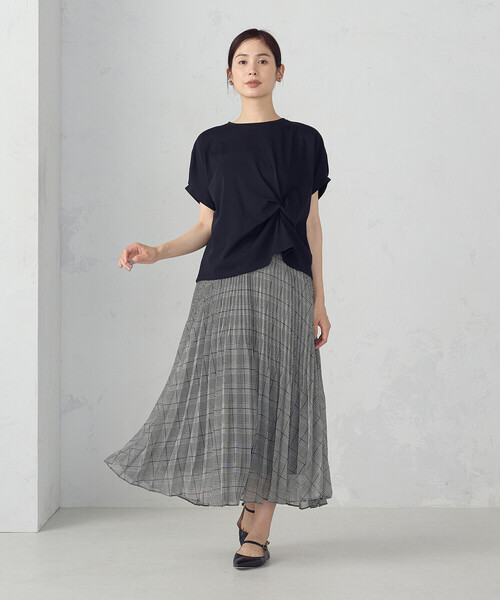 COMME CA ISM(コムサイズム)の「【接触冷感】ツイストタック Tシャツ(Tシャツ/カットソー・レディース・ホワイト/ブラック/カーキ・MEDIUM/LARGE)」の11枚目の写真