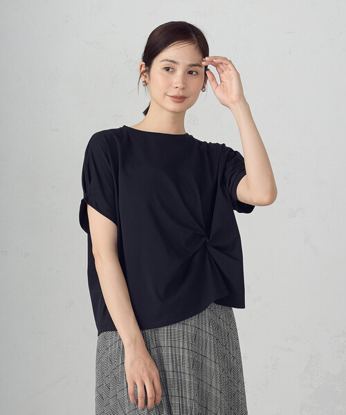 COMME CA ISM(コムサイズム)の「【接触冷感】ツイストタック Tシャツ(Tシャツ/カットソー・レディース・ホワイト/ブラック/カーキ・MEDIUM/LARGE)」の14枚目の写真