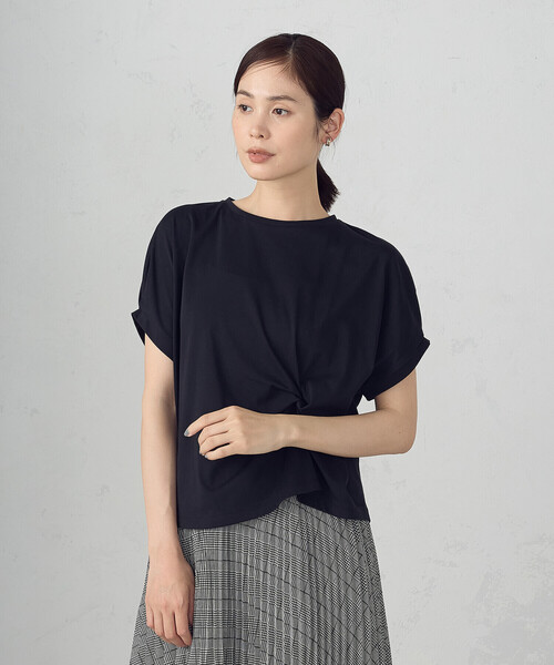COMME CA ISM(コムサイズム)の「【接触冷感】ツイストタック Tシャツ(Tシャツ/カットソー・レディース・ホワイト/ブラック/カーキ・MEDIUM/LARGE)」の15枚目の写真