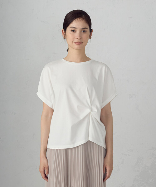 COMME CA ISM(コムサイズム)の「【接触冷感】ツイストタック Tシャツ(Tシャツ/カットソー・レディース・ホワイト/ブラック/カーキ・MEDIUM/LARGE)」の21枚目の写真