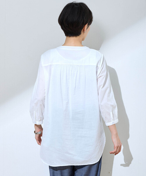 DECOY SINCE 1981（デコイシンスイチキュウハチイチ）の「レース刺しゅうブラウス（シャツ/ブラウス・レディース・ホワイト/ネイビー/サックスブルー・9号/11号/13号）」の5枚目の写真