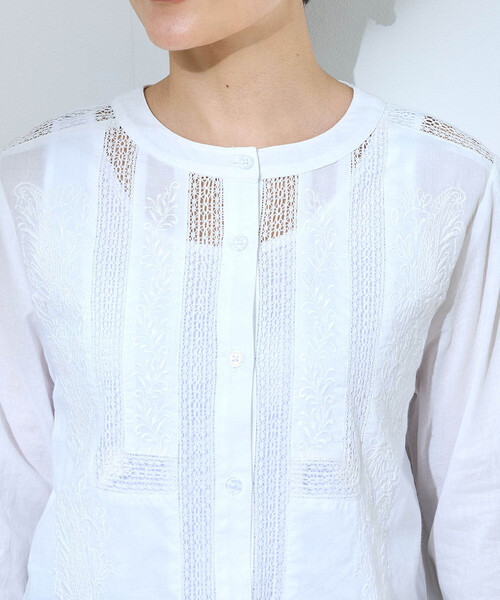 DECOY SINCE 1981（デコイシンスイチキュウハチイチ）の「レース刺しゅうブラウス（シャツ/ブラウス・レディース・ホワイト/ネイビー/サックスブルー・9号/11号/13号）」の6枚目の写真
