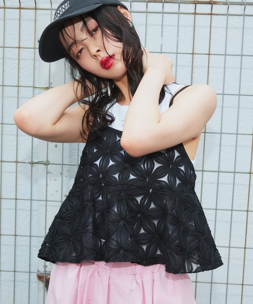 Narcissus（ナルシス）の「【Narcissus】フラワーキャミソール（キャミソール・レディース・ホワイト/ブラック・FREE）」の2枚目の写真