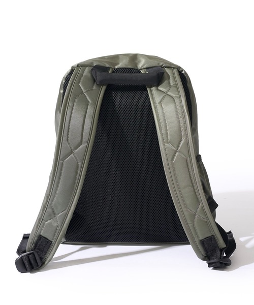 HUNTER（ハンター）の「【HUNTER / ハンター】Original Nylon Small Backpack / ナイロンクラシックバックパック 16L（バックパック/リュック・レディース・ブラック・FREE）」の6枚目の写真
