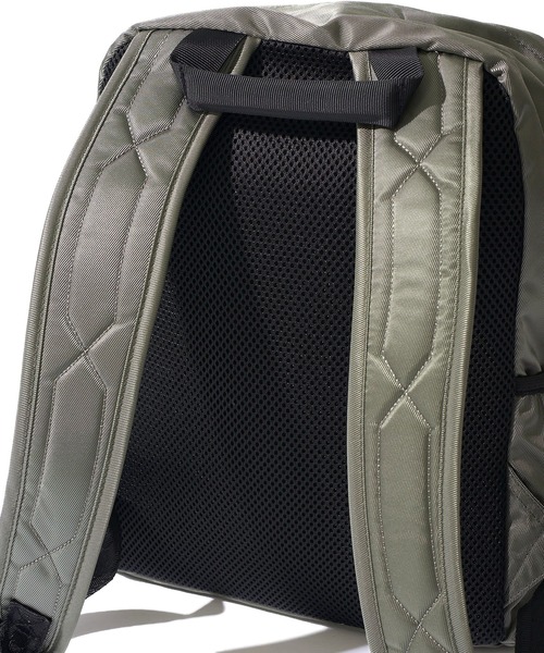 HUNTER（ハンター）の「【HUNTER / ハンター】Original Nylon Small Backpack / ナイロンクラシックバックパック 16L（バックパック/リュック・レディース・ブラック・FREE）」の13枚目の写真