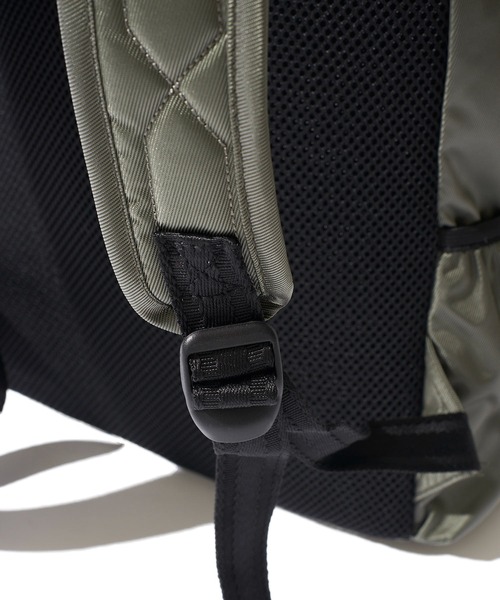 HUNTER（ハンター）の「【HUNTER / ハンター】Original Nylon Small Backpack / ナイロンクラシックバックパック 16L（バックパック/リュック・レディース・ブラック・FREE）」の14枚目の写真