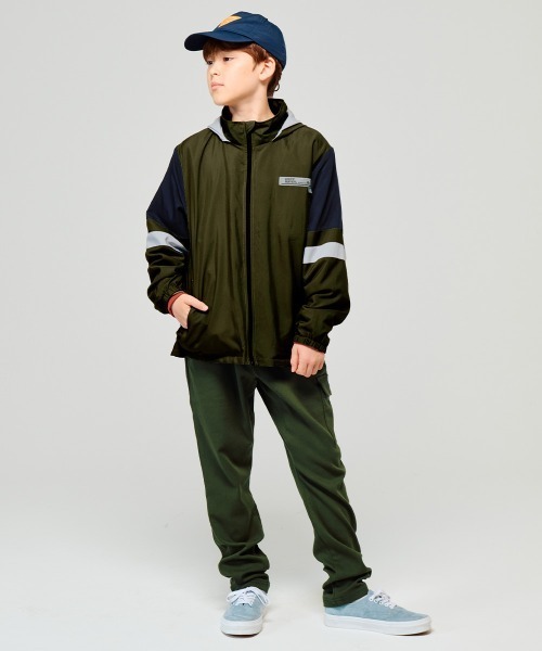 KRIFF MAYER Kid's Collection(クリフメイヤーキッズコレクション)の「【撥水・耐風・フードがしまえる】切替撥水ジャケット(ナイロンジャケット・キッズ・カーキ/ベージュ/ネイビー/サックスブルー・170/150/140/130/120/160)」の10枚目の写真