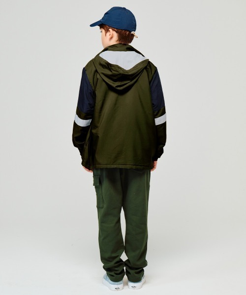 KRIFF MAYER Kid's Collection(クリフメイヤーキッズコレクション)の「【撥水・耐風・フードがしまえる】切替撥水ジャケット(ナイロンジャケット・キッズ・カーキ/ベージュ/ネイビー/サックスブルー・170/150/140/130/120/160)」の13枚目の写真