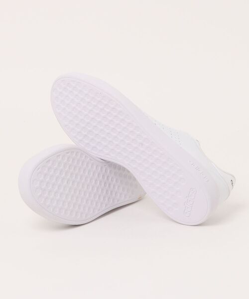 adidas(アディダス)の「adidas アディダス ADVANCOURT BASE 2.0 U メンズスニーカー(アドバンコートベース2.0U) IG9183 フットウェアホワイト/フットウェアホワイト/シャドーネイビー(スニーカー・メンズ・ホワイト・26.0cm/27.0cm/28.0cm/29.0cm/25.5cm/26.5cm/27.5cm/28.5cm/30.0cm/31cm)」の3枚目の写真