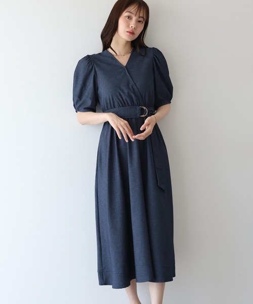 BLUEEAST(ブルーイースト)の「デニムライクカシュクールワンピース(ワンピース・レディース・ネイビー/ブラック・MEDIUM)」の5枚目の写真
