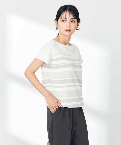 a.v.v(アーヴェヴェ)の「【接触冷感/UVカット】フレンチスリーブ美ラクるサマーニット(ニット/セーター・レディース・ブラック/アイボリー/ブルー/ベージュ・38/40/36/42/34)」の7枚目の写真