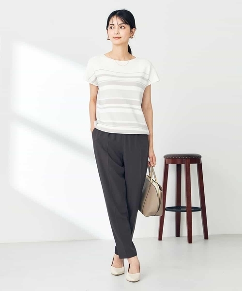 a.v.v(アーヴェヴェ)の「【接触冷感/UVカット】フレンチスリーブ美ラクるサマーニット(ニット/セーター・レディース・ブラック/アイボリー/ブルー/ベージュ・38/40/36/42/34)」の9枚目の写真