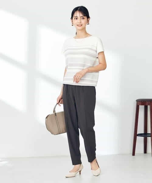 a.v.v(アーヴェヴェ)の「【接触冷感/UVカット】フレンチスリーブ美ラクるサマーニット(ニット/セーター・レディース・ブラック/アイボリー/ブルー/ベージュ・38/40/36/42/34)」の12枚目の写真