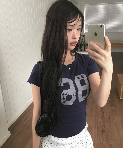 anyonemore(エニワンモア)の「86ナンバーレタリングスリム半袖Tシャツ(Tシャツ/カットソー・レディース・ネイビー/ホワイト/ブラック・FREE)」の1枚目の写真