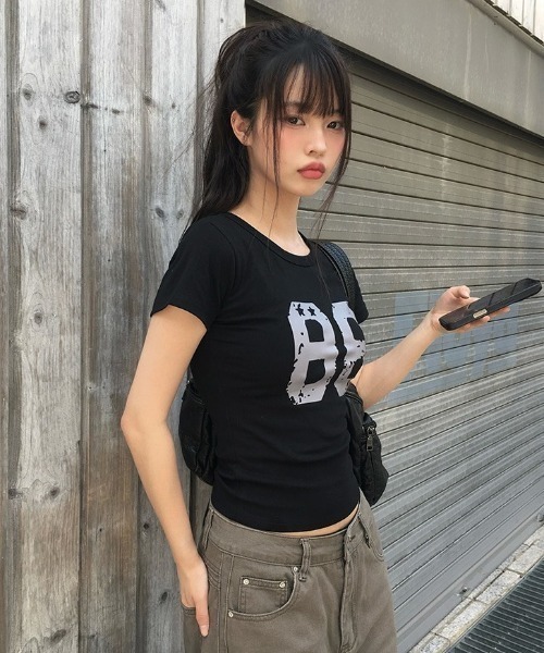 anyonemore(エニワンモア)の「86ナンバーレタリングスリム半袖Tシャツ(Tシャツ/カットソー・レディース・ネイビー/ホワイト/ブラック・FREE)」の3枚目の写真