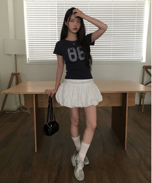 anyonemore(エニワンモア)の「86ナンバーレタリングスリム半袖Tシャツ(Tシャツ/カットソー・レディース・ネイビー/ホワイト/ブラック・FREE)」の9枚目の写真