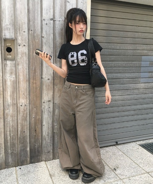 anyonemore(エニワンモア)の「86ナンバーレタリングスリム半袖Tシャツ(Tシャツ/カットソー・レディース・ネイビー/ホワイト/ブラック・FREE)」の8枚目の写真