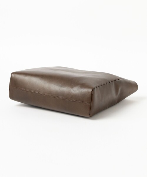 BEAMS BOY（ビームスボーイ）の「ハンド レザー バッグ（トートバッグ・レディース・ブラック/ブラウン・ONE SIZE）」の4枚目の写真