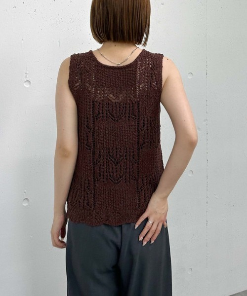 archives(アルシーヴ)の「2WAY透かしスラブニットベスト(ベスト・レディース・ブラウン/ブラック/ベージュ・MEDIUM)」の7枚目の写真