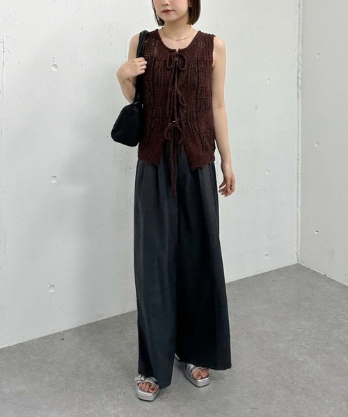 archives(アルシーヴ)の「2WAY透かしスラブニットベスト(ベスト・レディース・ブラウン/ブラック/ベージュ・MEDIUM)」の8枚目の写真