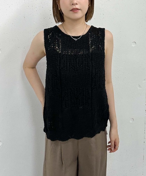 archives(アルシーヴ)の「2WAY透かしスラブニットベスト(ベスト・レディース・ブラウン/ブラック/ベージュ・MEDIUM)」の12枚目の写真