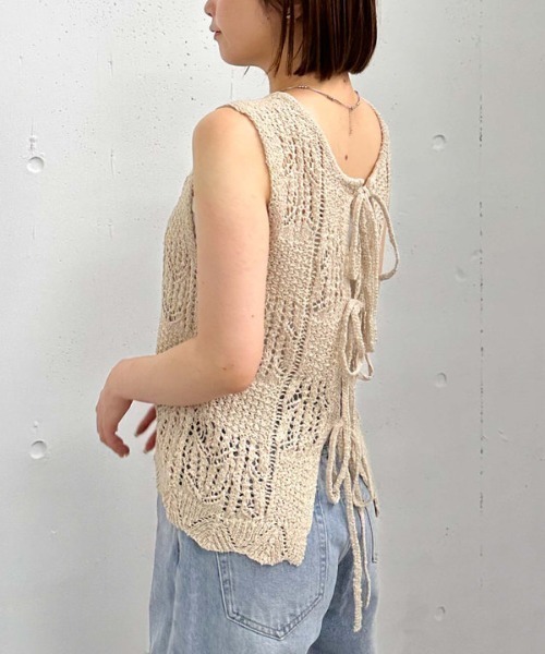 archives(アルシーヴ)の「2WAY透かしスラブニットベスト(ベスト・レディース・ブラウン/ブラック/ベージュ・MEDIUM)」の22枚目の写真