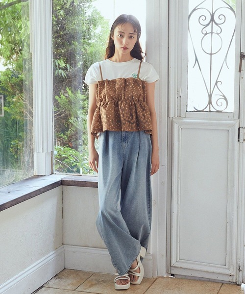 earth music&ecology（アースミュージックアンドエコロジー）の「タックホックデニムパンツ（デニムパンツ・レディース・ブラック/その他14/ライトインディゴブルー・S/M）」の7枚目の写真