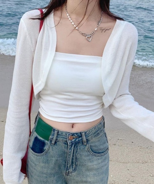 maison de LATIR(メゾンドラティール)の「ヘルシーな肌見せで、夏映え。華奢見え叶うショート丈夏服UVカットカーデ(カーディガン/ボレロ・レディース・ブラック/クリーム/ライトグリーン/ホワイト・FREE)」の2枚目の写真