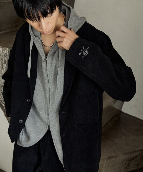 UMBRO（アンブロ）の「CORDUROY TAILORED JACKET/コーデュロイテーラードジャケット/UMBRO別注(限定展開)（テーラードジャケット・メンズ・ブラック/ブラウン・MEDIUM/LARGE）」の2枚目の写真
