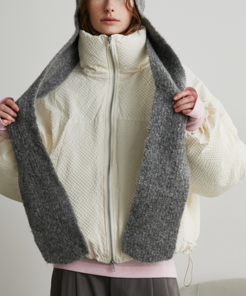 Auntie Rosa Holiday(アンティローザホリデー)の「シアーサッカー中綿ショートジャケット(ダウンジャケット/コート・レディース・ブラック/アイボリー・FREE)」の1枚目の写真