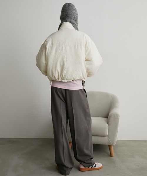 Auntie Rosa Holiday(アンティローザホリデー)の「シアーサッカー中綿ショートジャケット(ダウンジャケット/コート・レディース・ブラック/アイボリー・FREE)」の11枚目の写真