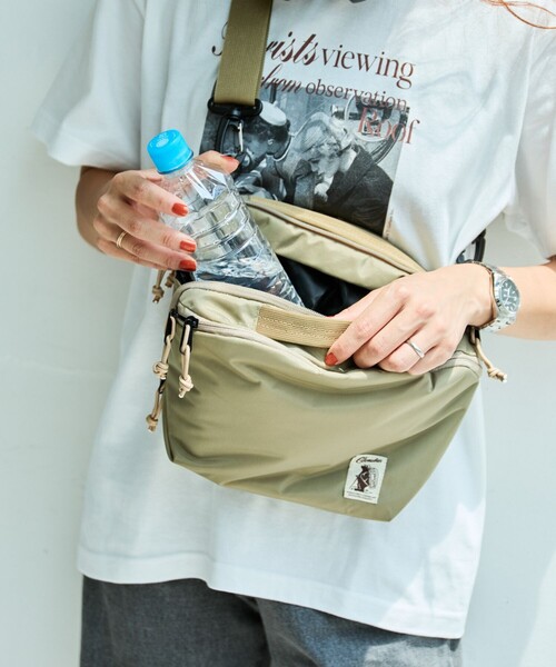 COBMASTER（コブマスター）の「Cobmaster/コブマスター KOOLTHING SOFT COOLER BAG 5L ウェアラブルクーラーバッグ（ショルダーバッグ・メンズ・ベージュ/ブラック/オレンジ・ONE SIZE）」の4枚目の写真