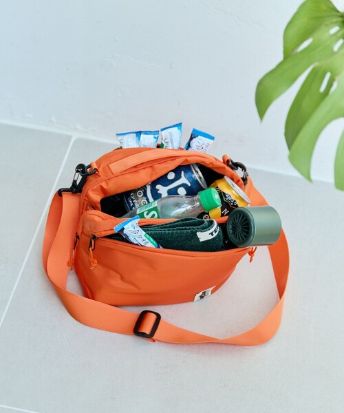 COBMASTER（コブマスター）の「Cobmaster/コブマスター KOOLTHING SOFT COOLER BAG 5L ウェアラブルクーラーバッグ（ショルダーバッグ・メンズ・ベージュ/ブラック/オレンジ・ONE SIZE）」の8枚目の写真