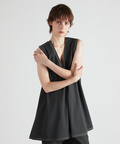 crinkle crinkle crinkle（クリンクルクリンクルクリンクル）の「【crinkle crinkle crinkle】scallop tunic/スカラップチュニック（シャツ/ブラウス・レディース・ブラック/グレー・FREE）」の10枚目の写真