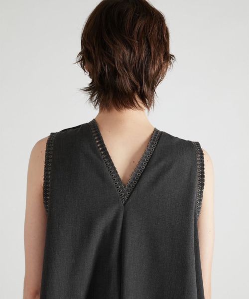 crinkle crinkle crinkle（クリンクルクリンクルクリンクル）の「【crinkle crinkle crinkle】scallop tunic/スカラップチュニック（シャツ/ブラウス・レディース・ブラック/グレー・FREE）」の3枚目の写真