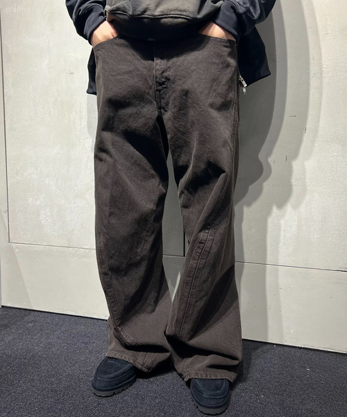NVRFRGT(ネヴァーフォーゲット)の「NVRFRGT / ネヴァーフォーゲット 3D TWISTED WIDE LEG JEANS DARK(デニムパンツ・メンズ・チャコールグレー/ブラウン・1/2/3)」の6枚目の写真