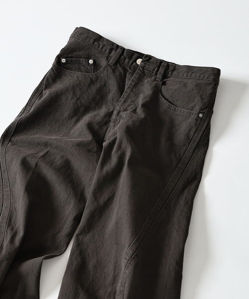 NVRFRGT(ネヴァーフォーゲット)の「NVRFRGT / ネヴァーフォーゲット 3D TWISTED WIDE LEG JEANS DARK(デニムパンツ・メンズ・チャコールグレー/ブラウン・1/2/3)」の13枚目の写真
