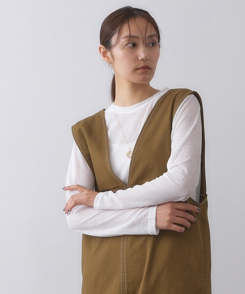 OPAQUE.CLIP(オペークドットクリップ)の「シアーラウンドネックカットソー【洗濯機洗い可】(Tシャツ/カットソー・レディース・ホワイト/チャコールグレー/ブラック/ライトイエロー系・38/40/42)」の1枚目の写真