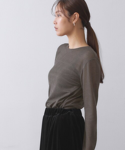 OPAQUE.CLIP(オペークドットクリップ)の「シアーラウンドネックカットソー【洗濯機洗い可】(Tシャツ/カットソー・レディース・ホワイト/チャコールグレー/ブラック/ライトイエロー系・38/40/42)」の9枚目の写真