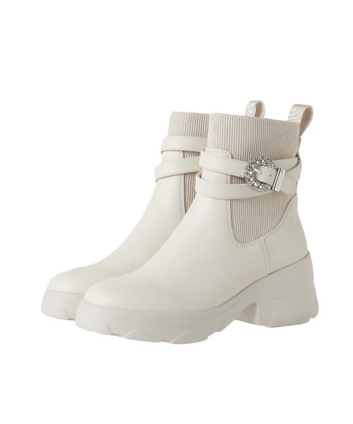 +diana（プラスダイアナ）の「【軽量】クリスタルバックル ショートブーツ（ブーツ・レディース・ブラック/アイボリー・21.5cm/22.0cm/22.5cm/23.0cm/23.5cm/24.0cm/24.5cm/25.0cm/25.5cm）」の3枚目の写真