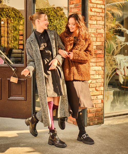 +diana（プラスダイアナ）の「【軽量】クリスタルバックル ショートブーツ（ブーツ・レディース・ブラック/アイボリー・21.5cm/22.0cm/22.5cm/23.0cm/23.5cm/24.0cm/24.5cm/25.0cm/25.5cm）」の21枚目の写真