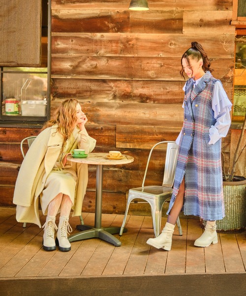 +diana（プラスダイアナ）の「【軽量】クリスタルバックル ショートブーツ（ブーツ・レディース・ブラック/アイボリー・21.5cm/22.0cm/22.5cm/23.0cm/23.5cm/24.0cm/24.5cm/25.0cm/25.5cm）」の19枚目の写真