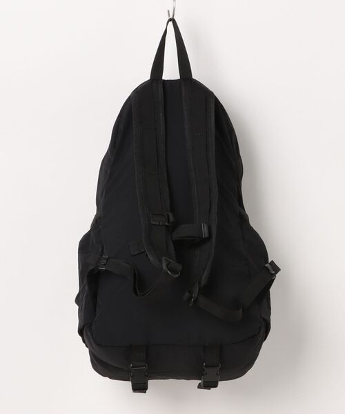 PEANUTS(ピーナッツ)の「PEANUTS/ピーナッツ VINTAGE TRAVEL スヌーピー パッカブル軽量バッグ(バックパック/リュック・レディース・ブラック/ライトグレー・ONE SIZE)」の3枚目の写真