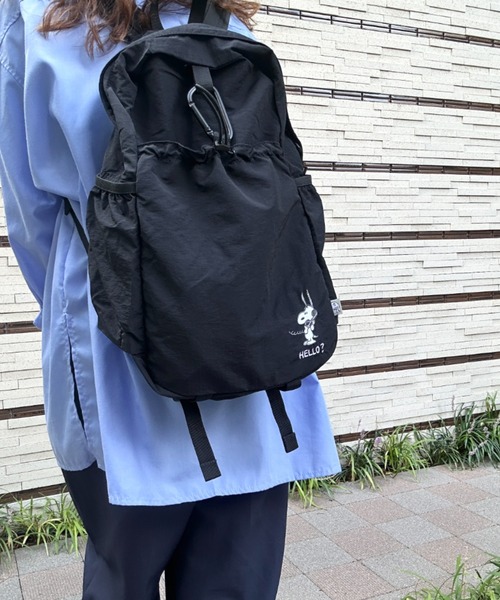 PEANUTS(ピーナッツ)の「PEANUTS/ピーナッツ VINTAGE TRAVEL スヌーピー パッカブル軽量バッグ(バックパック/リュック・レディース・ブラック/ライトグレー・ONE SIZE)」の8枚目の写真