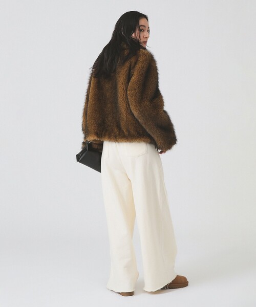 Ray BEAMS（レイビームス）の「フェイクファー ショート ブルゾン（ブルゾン・レディース・ダークブラウン/シルバー・0/1）」の20枚目の写真