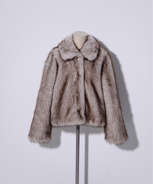 Ray BEAMS（レイビームス）の「フェイクファー ショート ブルゾン（ブルゾン・レディース・ダークブラウン/シルバー・0/1）」の2枚目の写真