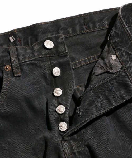 Levi's(リーバイス)の「THRIFTY LOOK スリフティルック / BLACK LEVIS 501 GOOD LENGTH PANTS GARMENT DYE(デニムパンツ・メンズ・ブラック・28inch/32inch/34inch/30 inch)」の2枚目の写真
